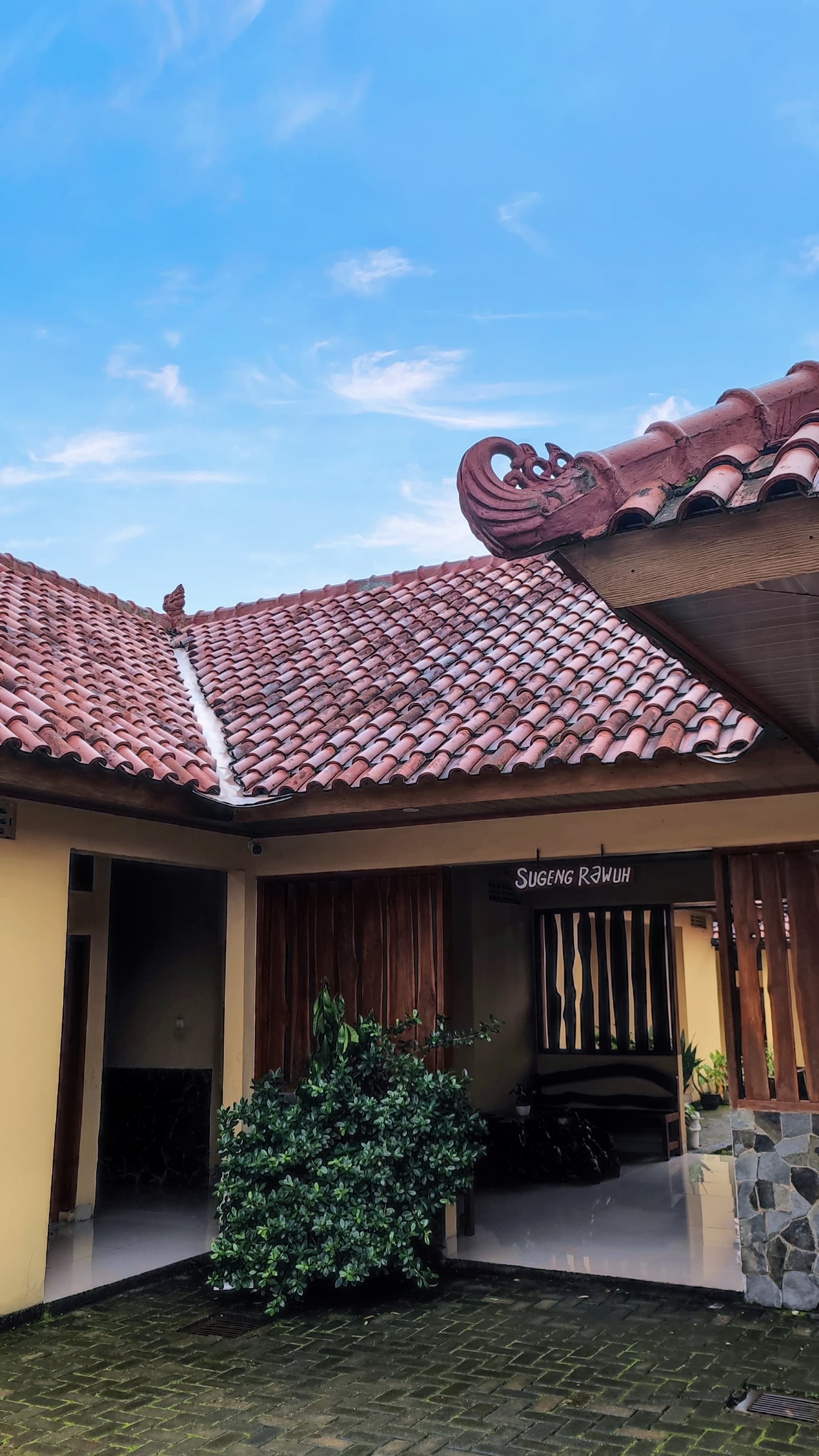 Tumaritis Property